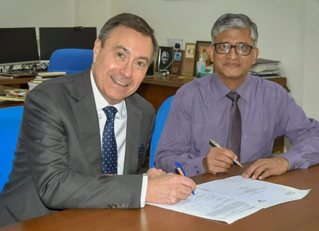 CORE-Professor Lyndon Jones, Director, CORE and Dr. Prashant Garg, Executive Chair, LVPEI, sign the memorandum of understanding