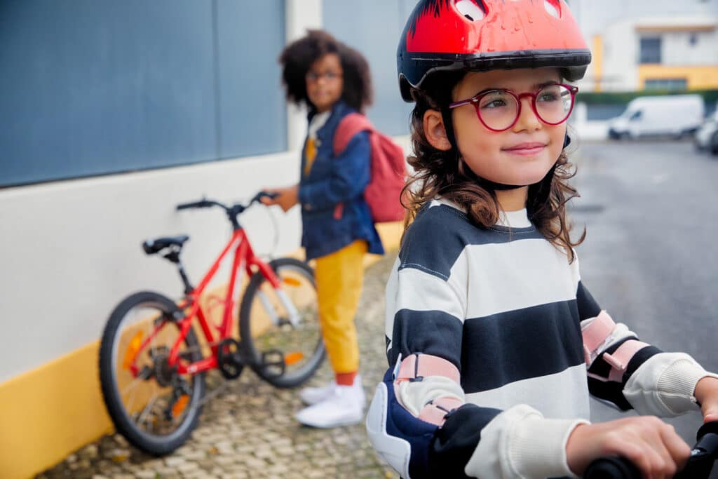 DOT spectacle lenses outdoors