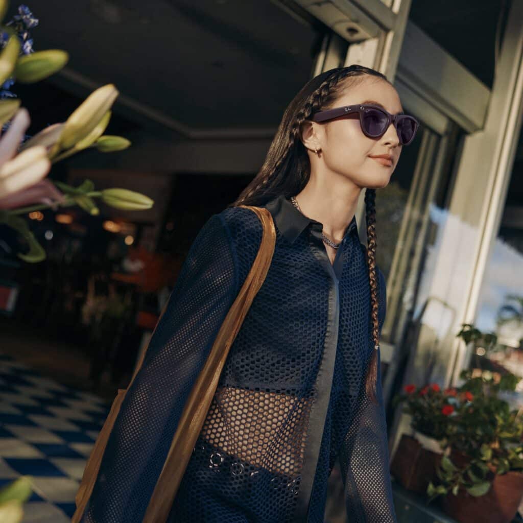 Ray-Ban Meta Skyler_Shiny-Mistic-Violet_Transitions-Amethyst_Grocery store