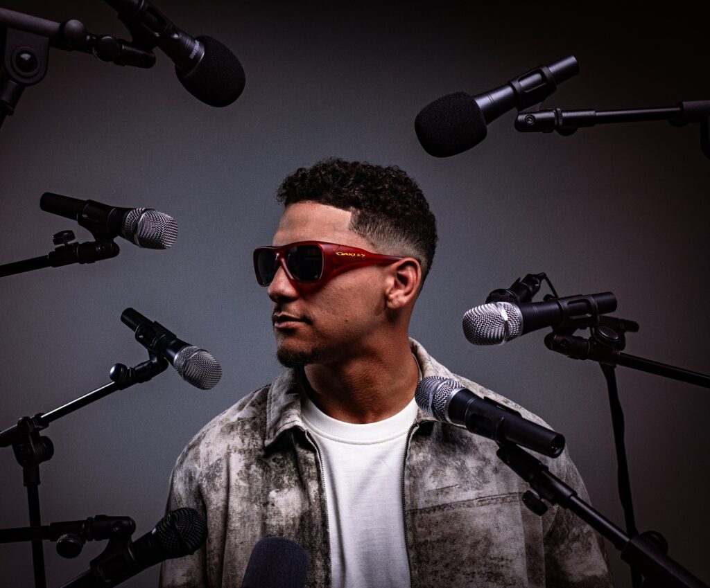 2025_NA_Football_PM_Sig_Series_Chaminade_PatrickMahomes Oakley