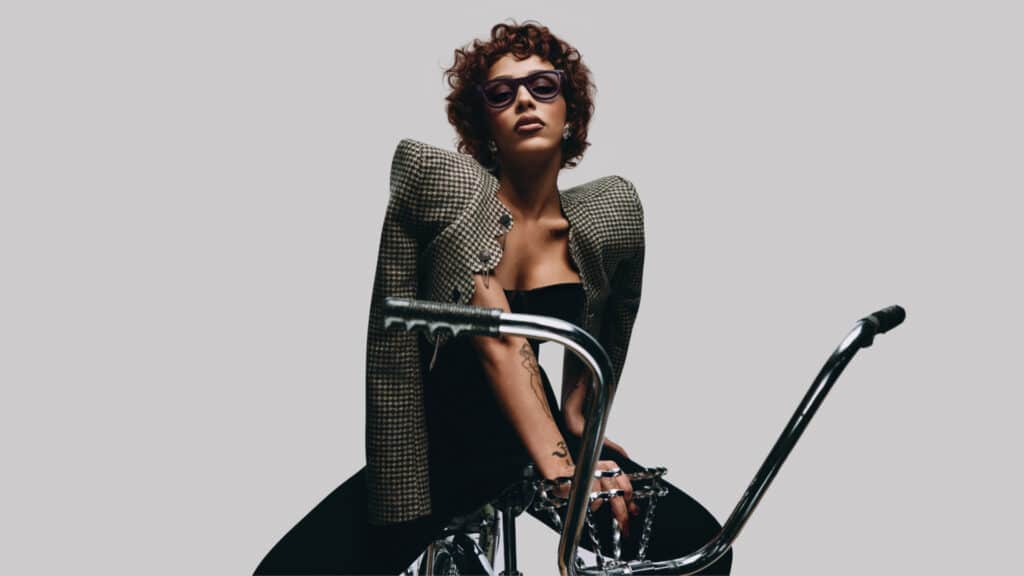 Aquamarine_FaHo_YASNYh_01_SkylerShinyMysticVioletTransitionsAmethyst_DOJA_0291