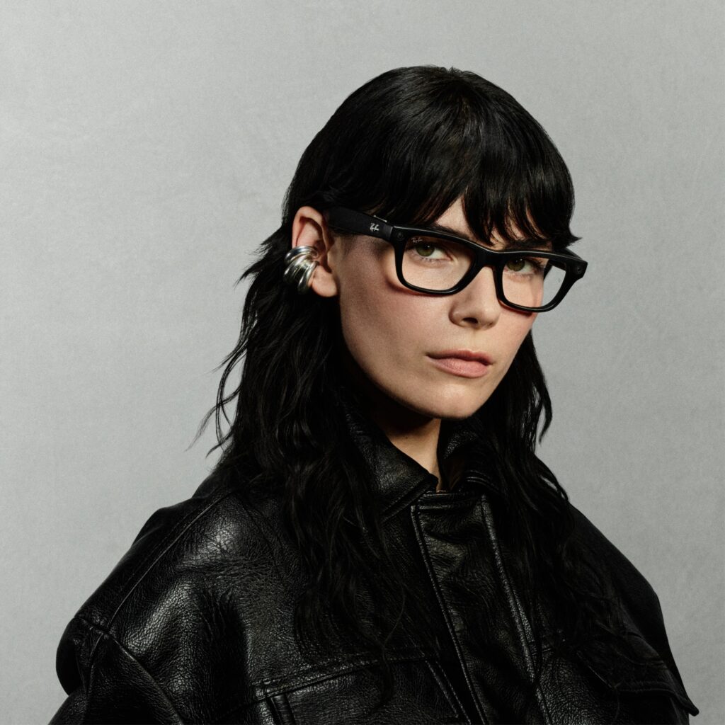 Blayzer_Ray-Ban_Meta_Rectangle_Matte_Black_Clear_Generic