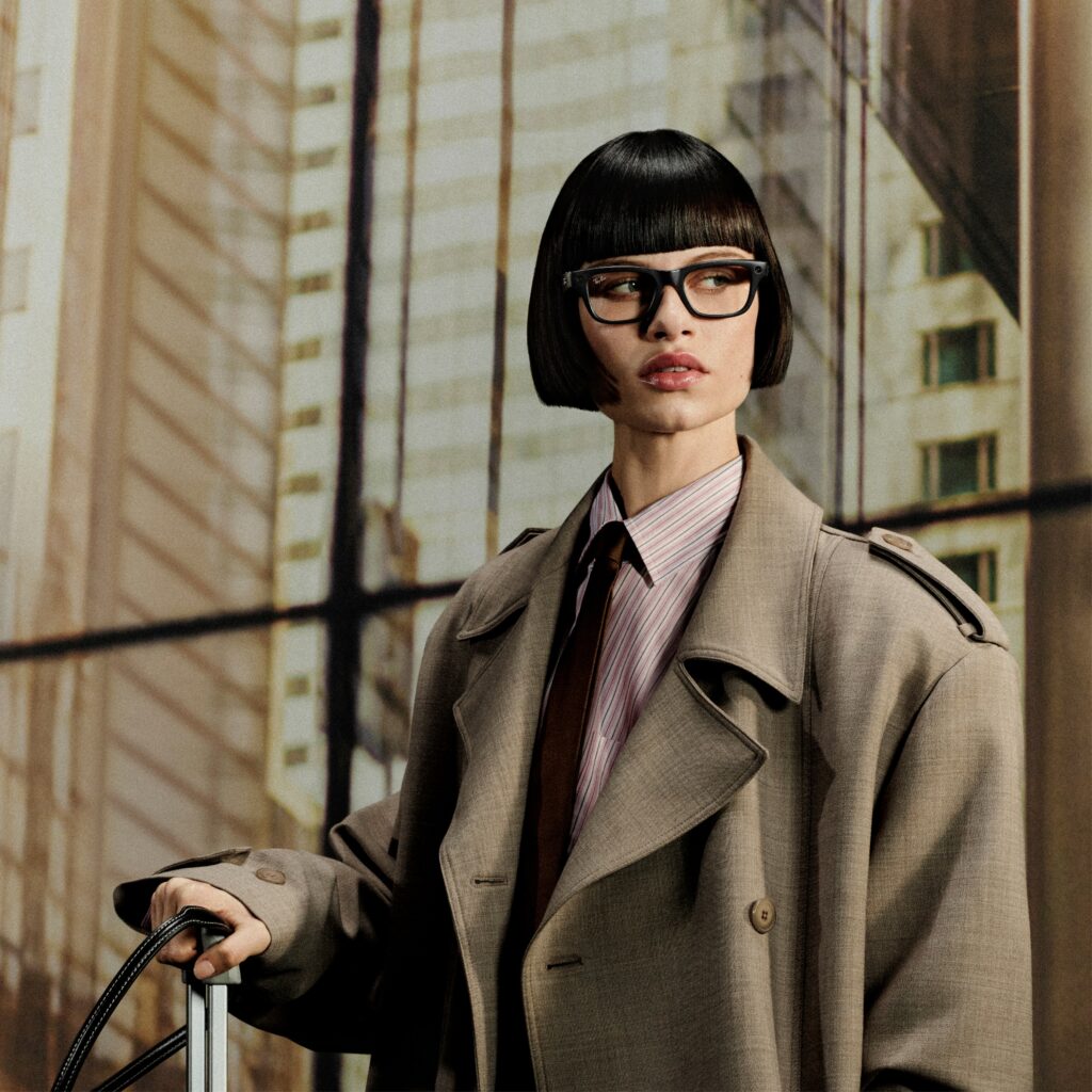 Blayzer_Ray-Ban_Meta_Rectangle_Matte_Black_Clear_Reminders_Generic