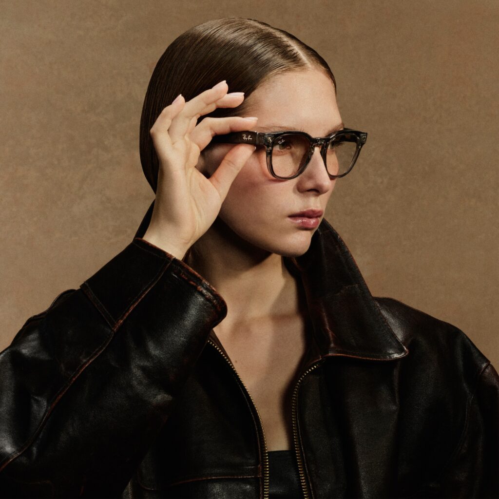 Scriber Ray-Ban_Meta_Panthos_Transparent_Shiny_Stone_Beige_Clear_Capture_Generic