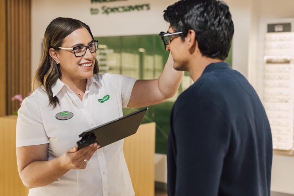 Specsavers_Canada-Specsavers_Joins_PC_Optimum-_Program-patient and ECP